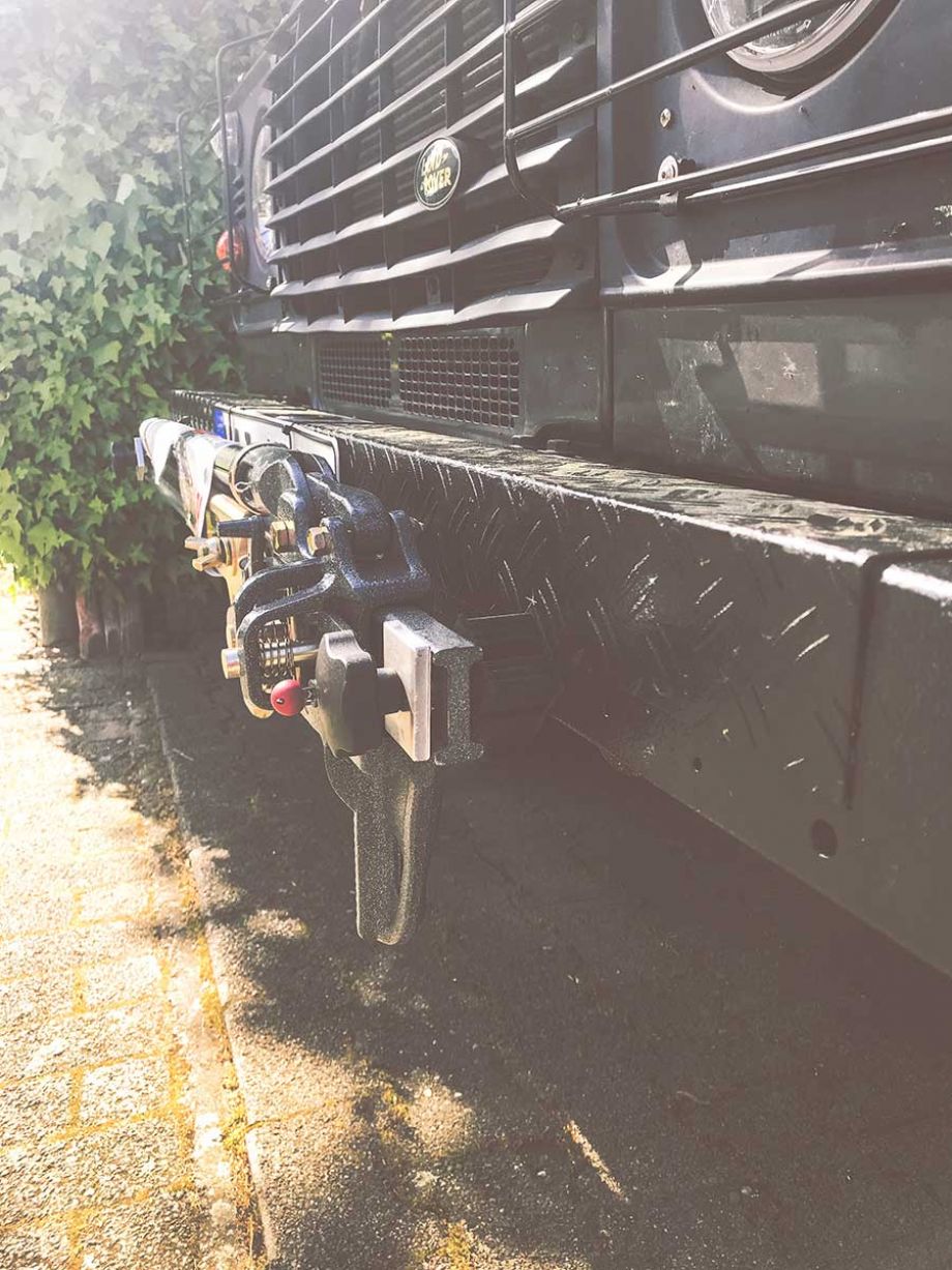 HiLift Halterung am Defender TD5